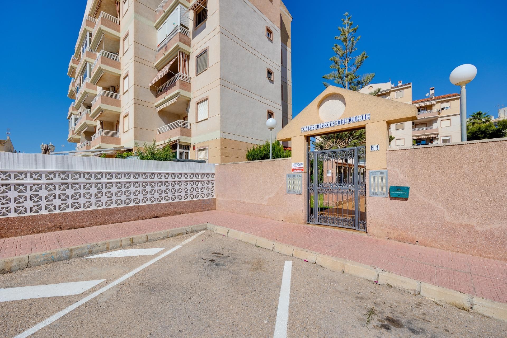 Herverkoop - Appartement / flat - Torrevieja - Calas blanca