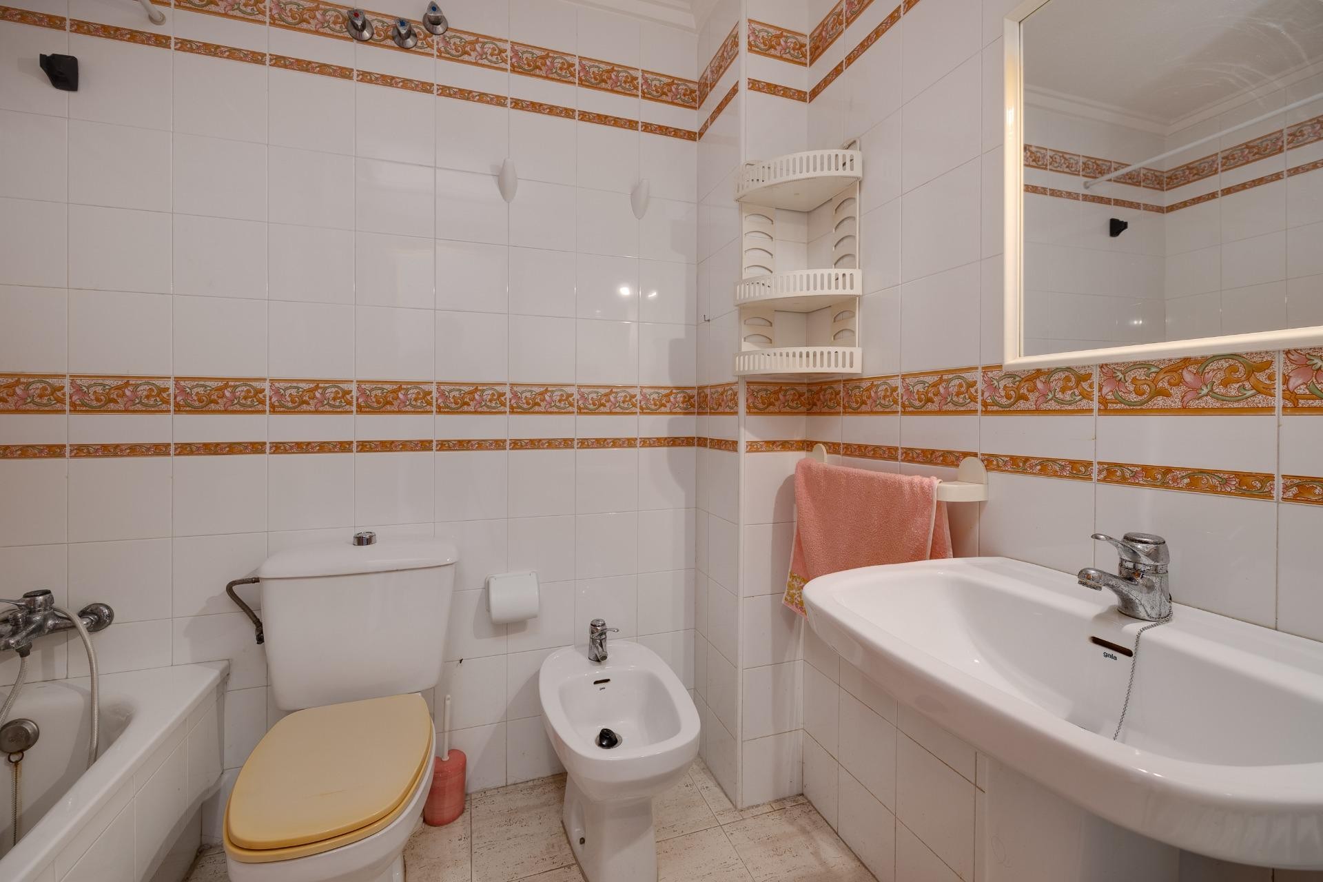 Herverkoop - Appartement / flat - Torrevieja - Habaneras
