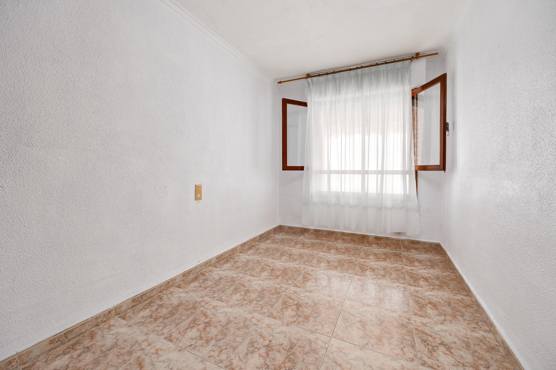 Resale - Apartment / flat - Torrevieja - Acequion