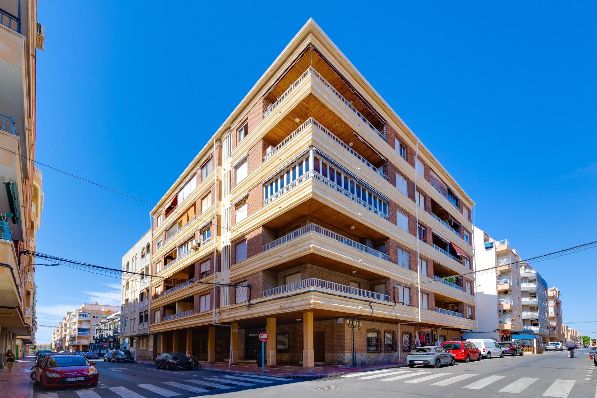 Resale - Apartment / flat - Torrevieja - Acequion