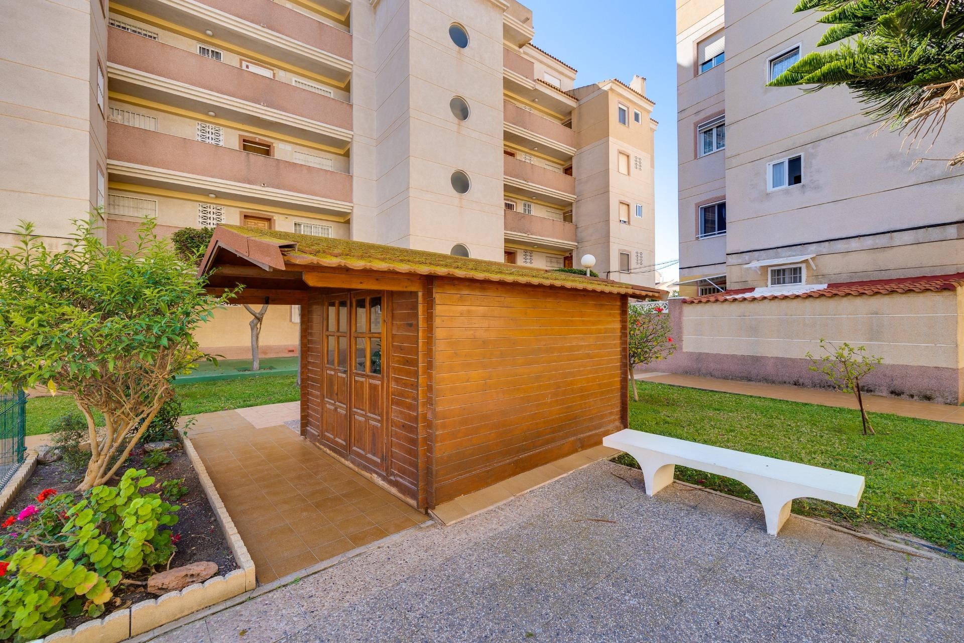 Resale - Apartment / flat - Torrevieja - Calas blanca