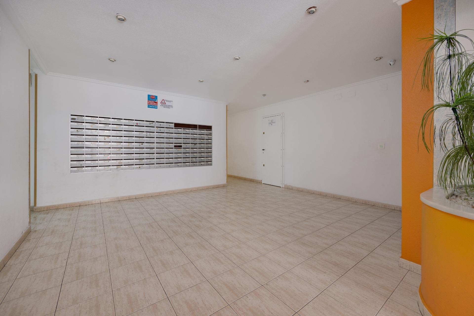Resale - Apartment / flat - Torrevieja - Habaneras