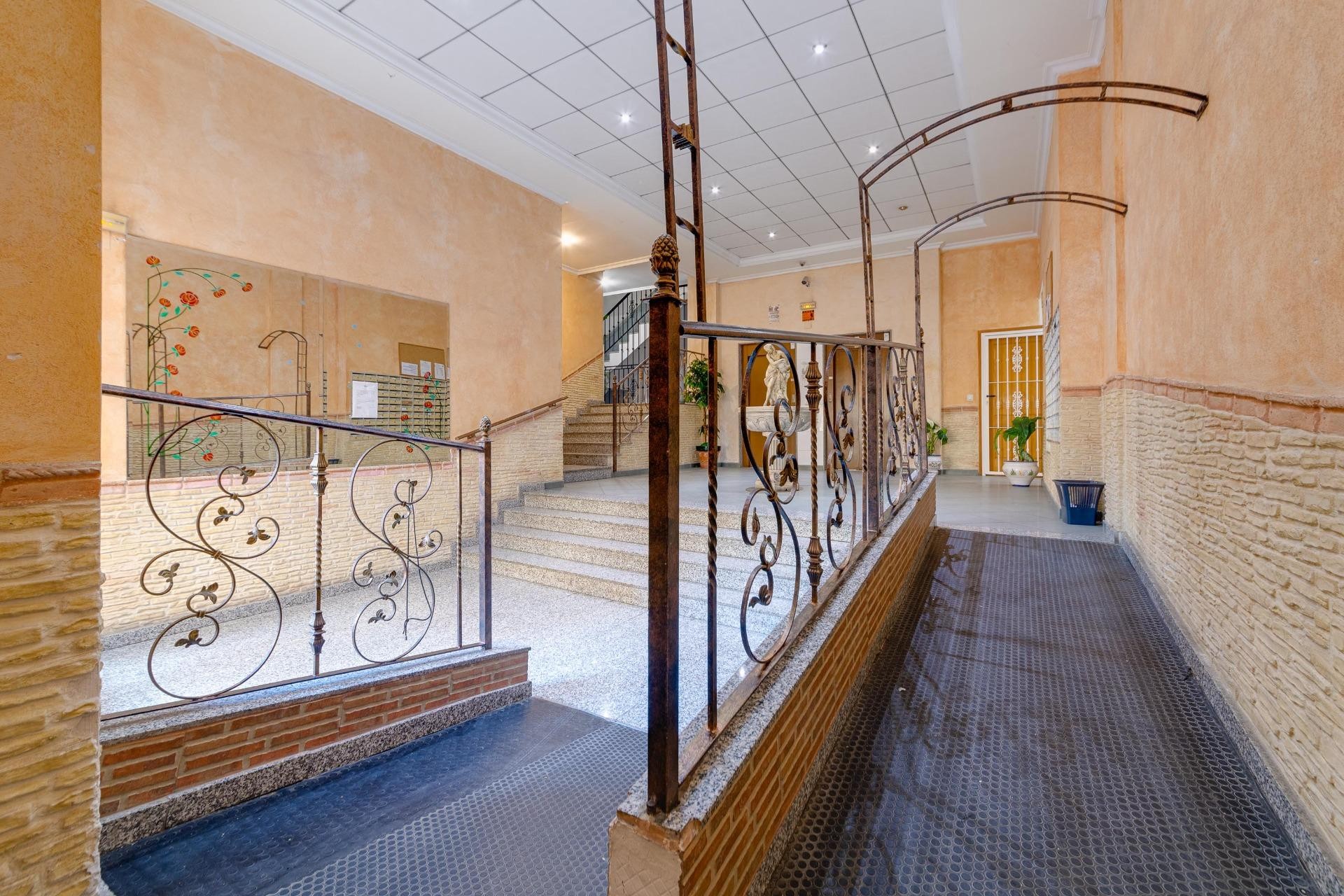 Resale - Apartment / flat - Torrevieja - Habaneras