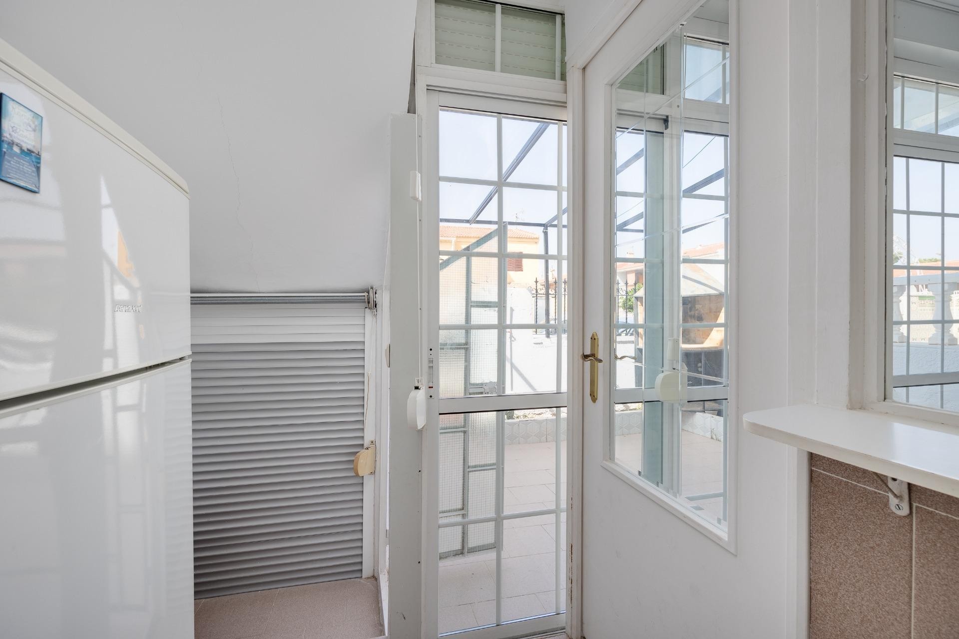 Resale - Bungalow - Torrevieja - Playa de los Naufragos