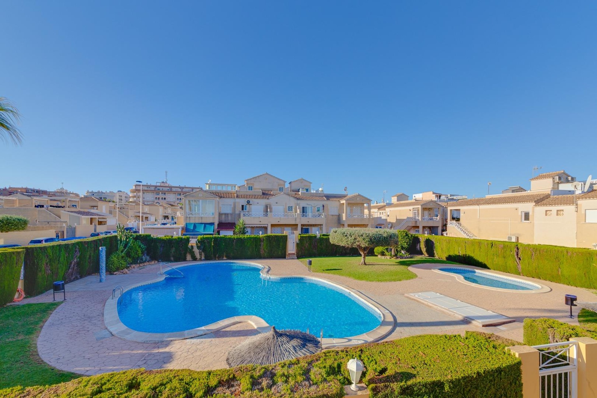 Resale - Villa - Torrevieja - El molino