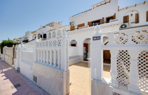Villa - Återförsäljning - Torrevieja - 28619