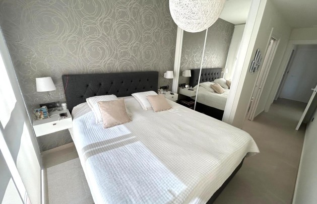 Återförsäljning - Lägenhet / lägenhet - Torrevieja - Los balcones