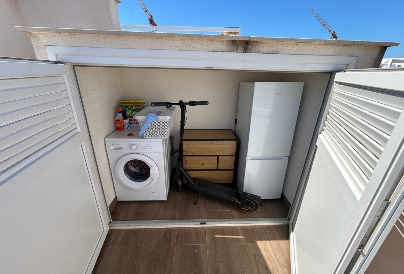 Återförsäljning - Lägenhet / lägenhet - Torrevieja - Los balcones