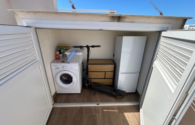 Återförsäljning - Lägenhet / lägenhet - Torrevieja - Los balcones