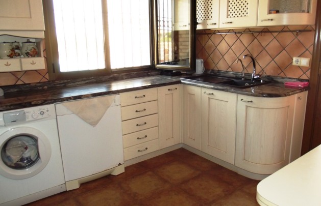 Återförsäljning - Villa - Los Montesinos - La Herrada