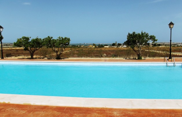 Återförsäljning - Villa - Los Montesinos - La Herrada