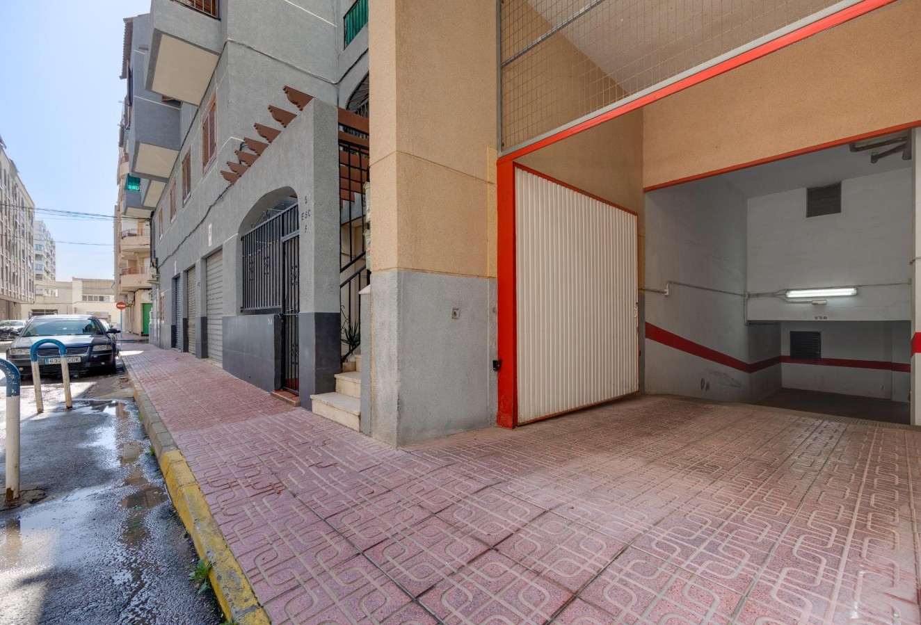 Återförsäljning - Garage - Torrevieja - Acequion