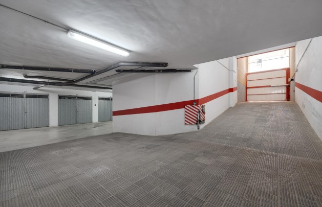 Återförsäljning - Garage - Torrevieja - Acequion