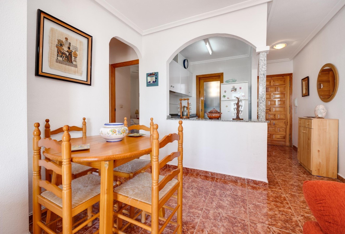 Återförsäljning - Lägenhet / lägenhet - Torrevieja - Calas blanca