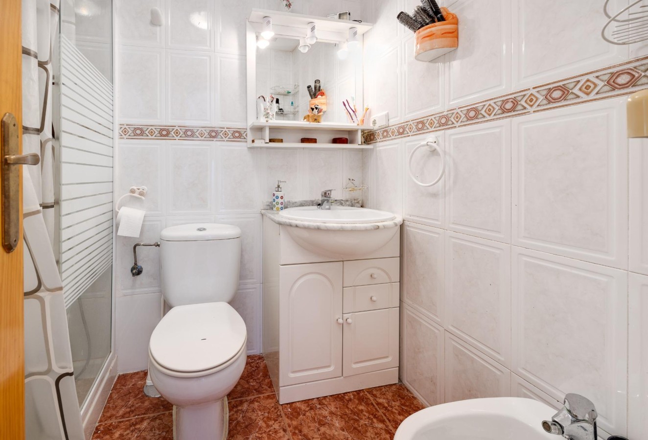 Återförsäljning - Lägenhet / lägenhet - Torrevieja - Calas blanca