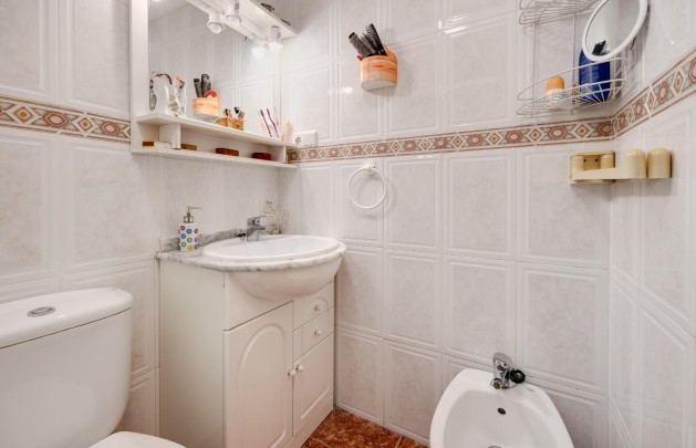 Återförsäljning - Lägenhet / lägenhet - Torrevieja - Calas blanca