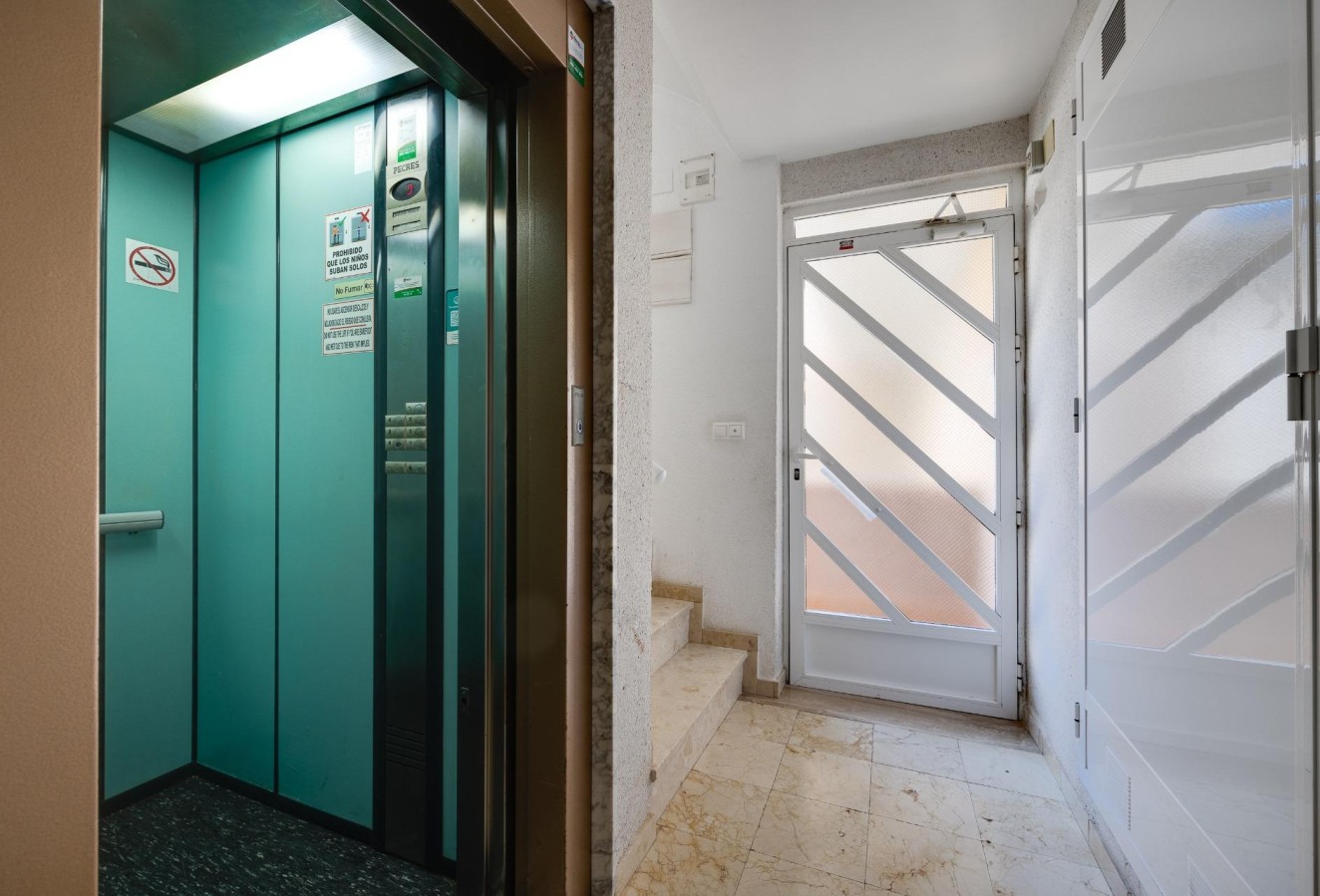 Återförsäljning - Lägenhet / lägenhet - Torrevieja - Calas blanca