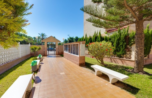 Återförsäljning - Lägenhet / lägenhet - Torrevieja - Calas blanca