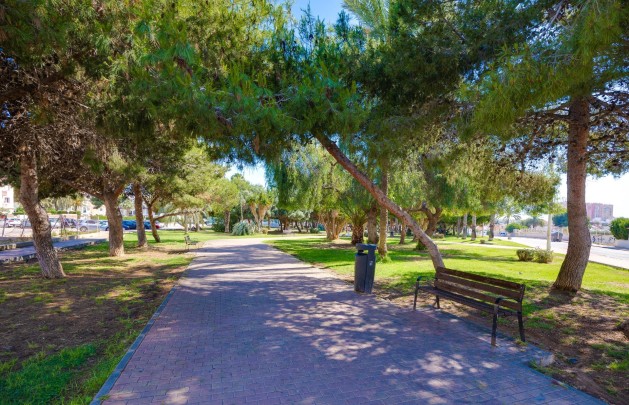 Återförsäljning - Lägenhet / lägenhet - Torrevieja - Calas blanca