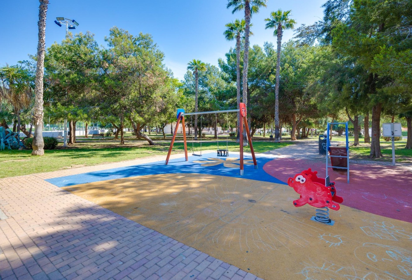 Återförsäljning - Lägenhet / lägenhet - Torrevieja - Calas blanca