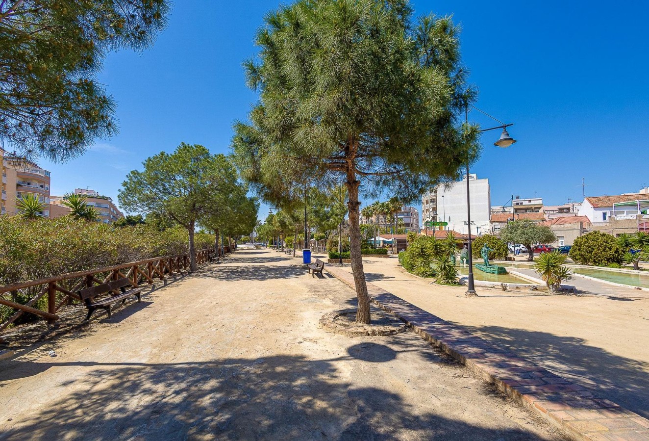 Återförsäljning - Bungalow - Torrevieja - Playa de los Naufragos