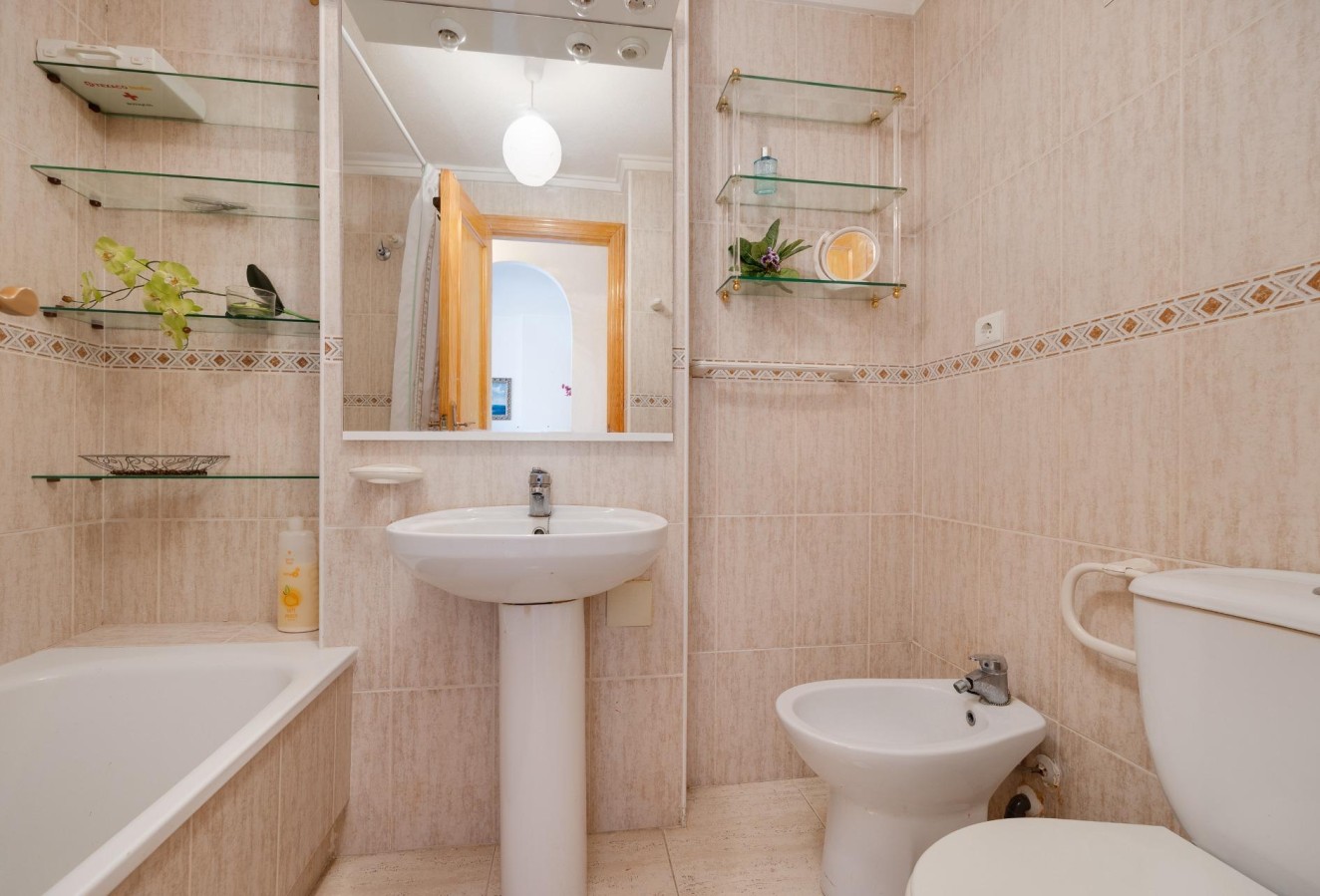 Återförsäljning - Lägenhet / lägenhet - Torrevieja - Habaneras