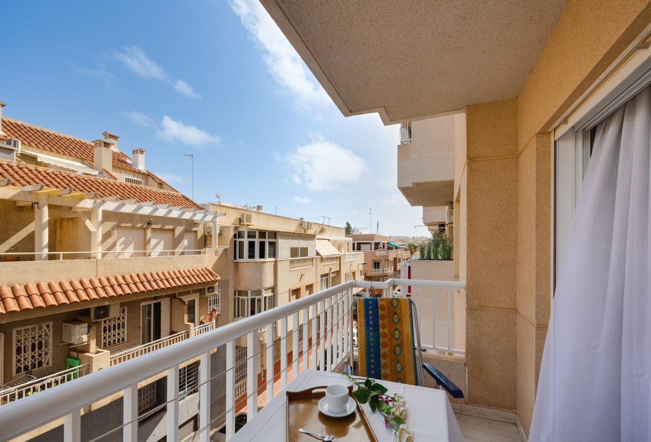 Återförsäljning - Lägenhet / lägenhet - Torrevieja - Habaneras