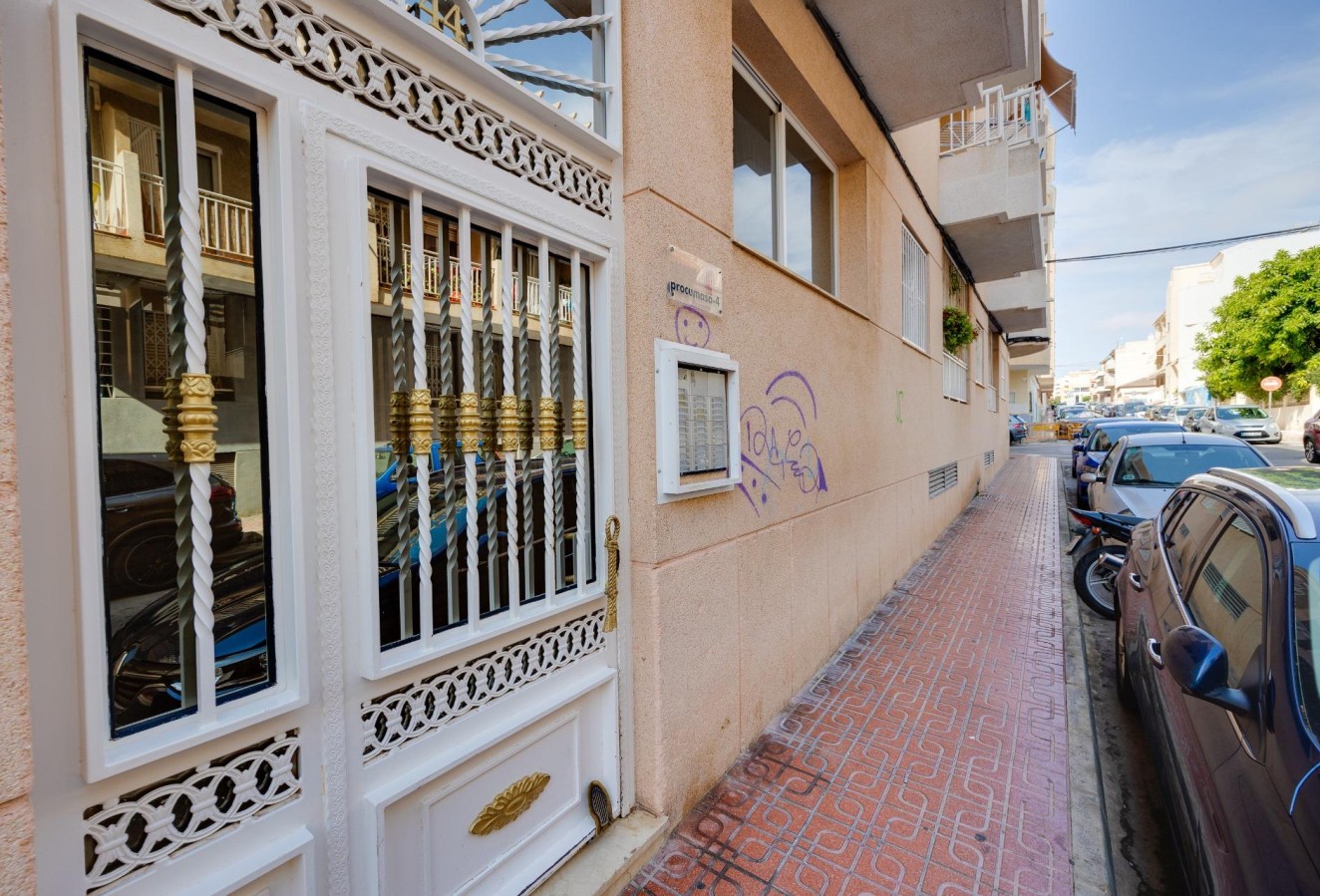 Återförsäljning - Lägenhet / lägenhet - Torrevieja - Habaneras