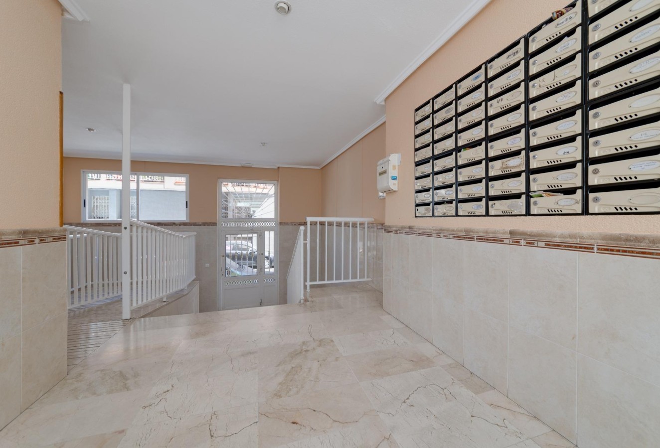 Återförsäljning - Lägenhet / lägenhet - Torrevieja - Habaneras