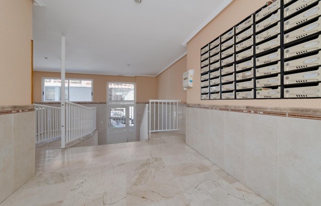 Återförsäljning - Lägenhet / lägenhet - Torrevieja - Habaneras