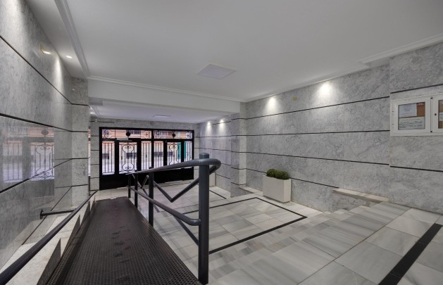 Återförsäljning - Lägenhet / lägenhet - Torrevieja - Acequion