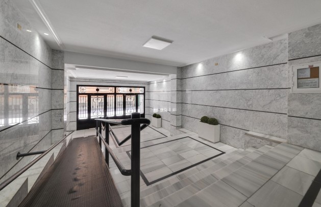 Återförsäljning - Lägenhet / lägenhet - Torrevieja - Acequion