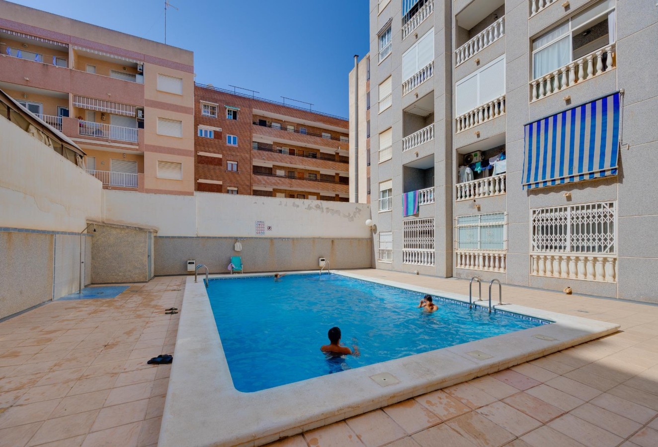 Resale - Apartment / flat - Torrevieja - Habaneras