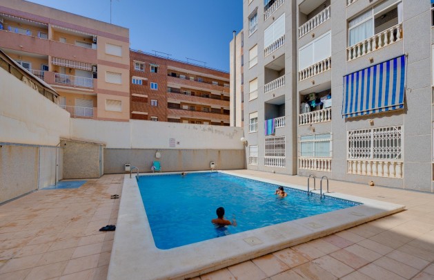 Resale - Apartment / flat - Torrevieja - Habaneras