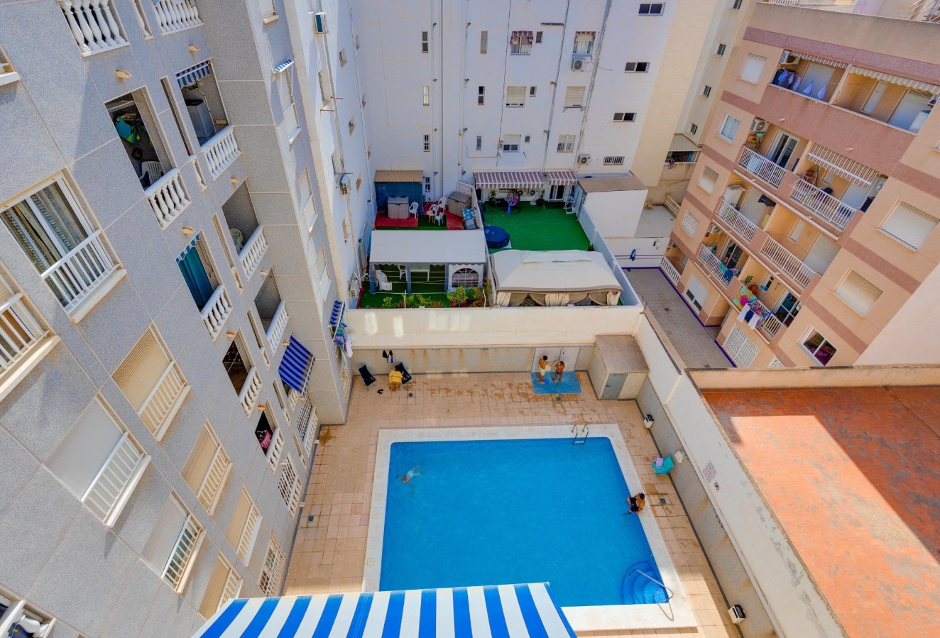 Resale - Apartment / flat - Torrevieja - Habaneras