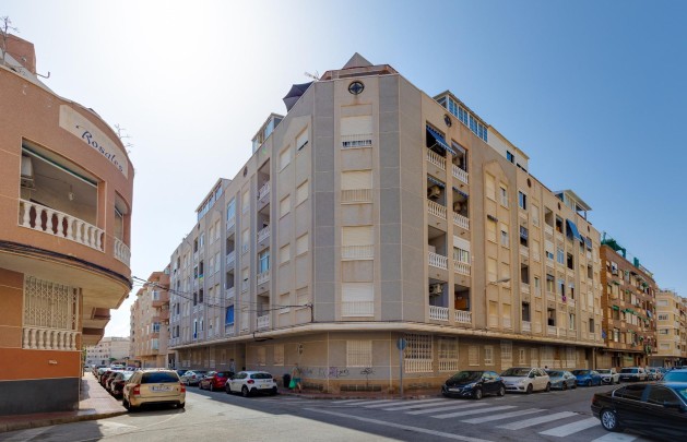Resale - Apartment / flat - Torrevieja - Habaneras
