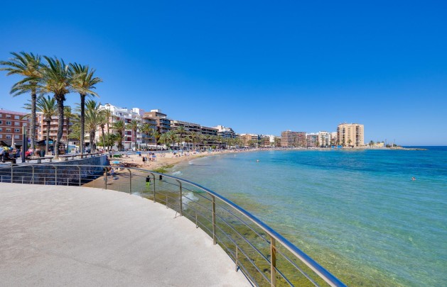 Resale - Apartment / flat - Torrevieja - Habaneras