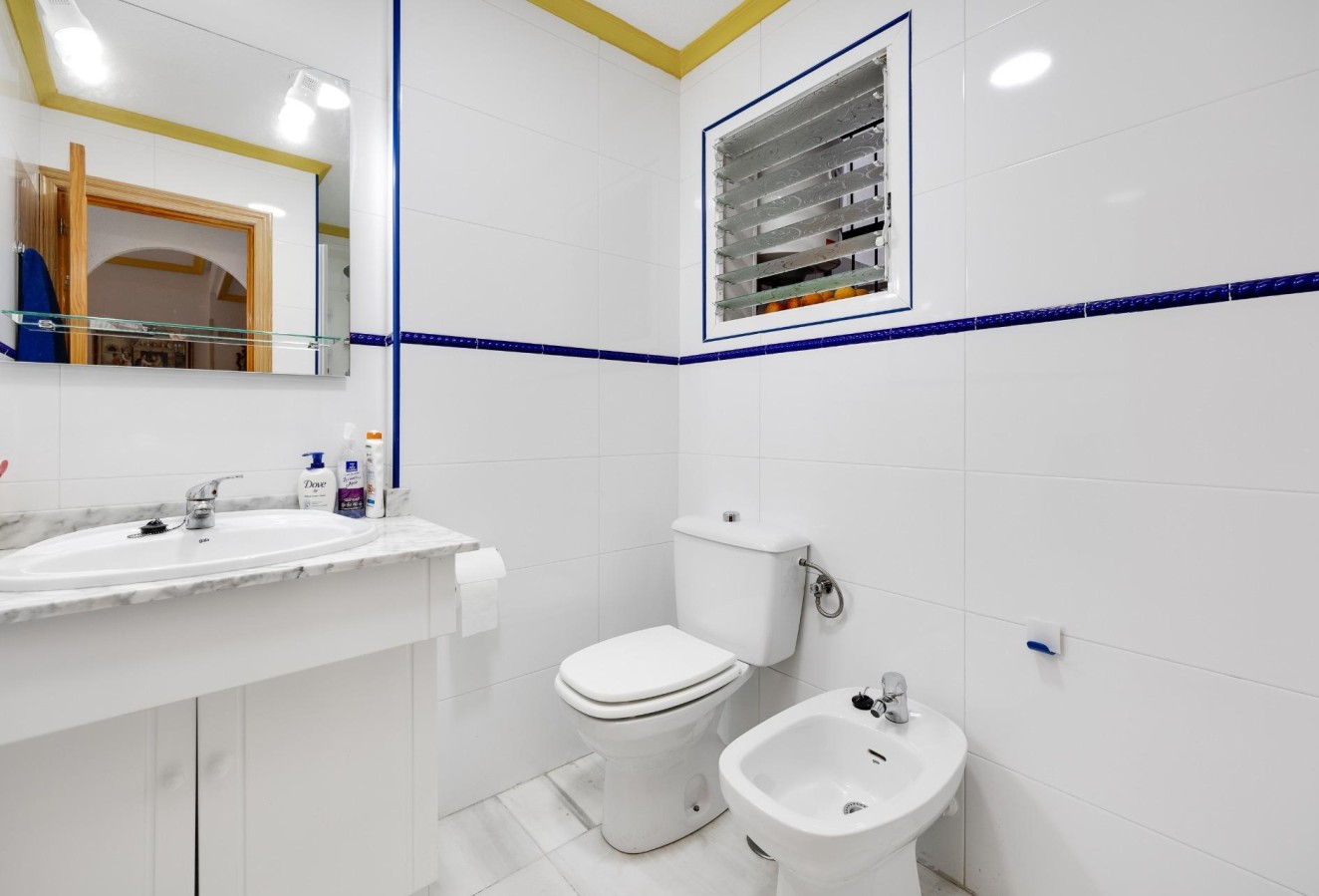 Resale - Apartment / flat - Torrevieja - Habaneras