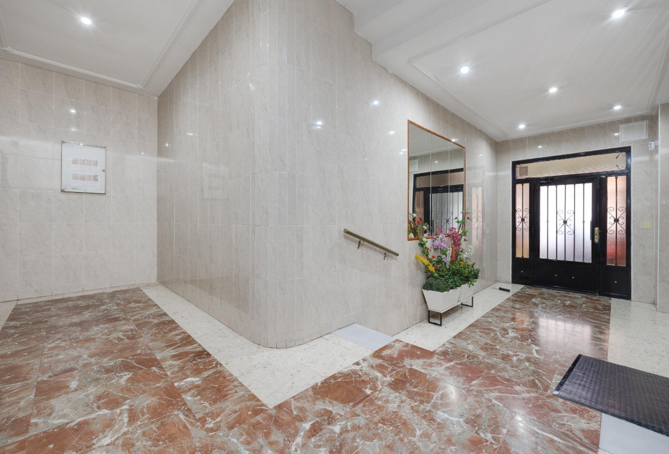 Resale - Apartment / flat - Torrevieja - Habaneras