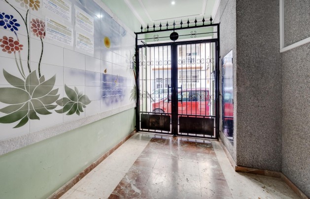 Resale - Apartment / flat - Torrevieja - Habaneras