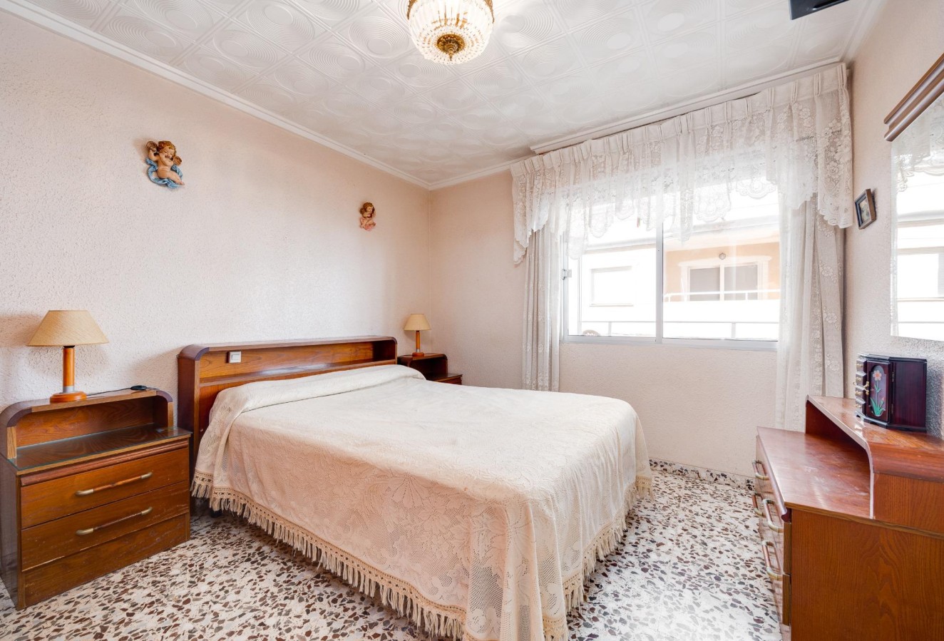 Resale - Apartment / flat - Torrevieja - Habaneras