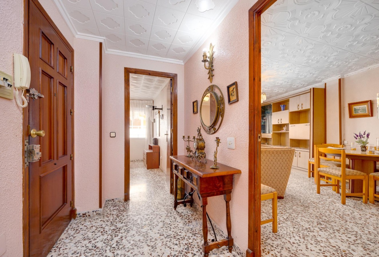 Resale - Apartment / flat - Torrevieja - Habaneras