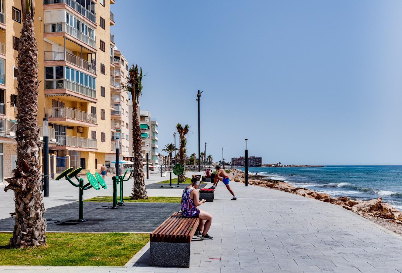 Resale - Apartment / flat - Torrevieja - Habaneras