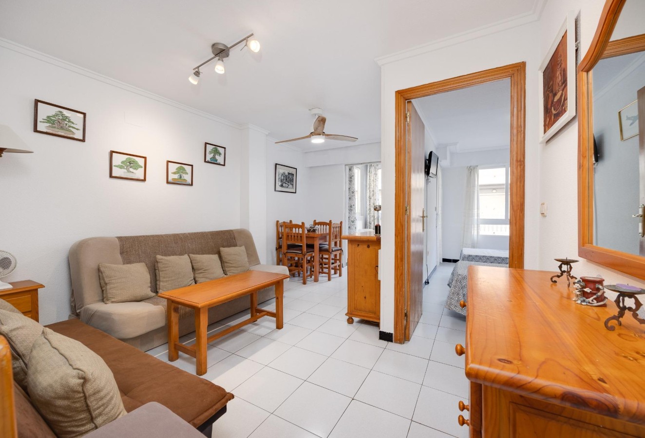 Resale - Apartment / flat - Torrevieja - Playa de los locos