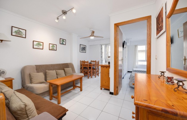 Resale - Apartment / flat - Torrevieja - Playa de los locos