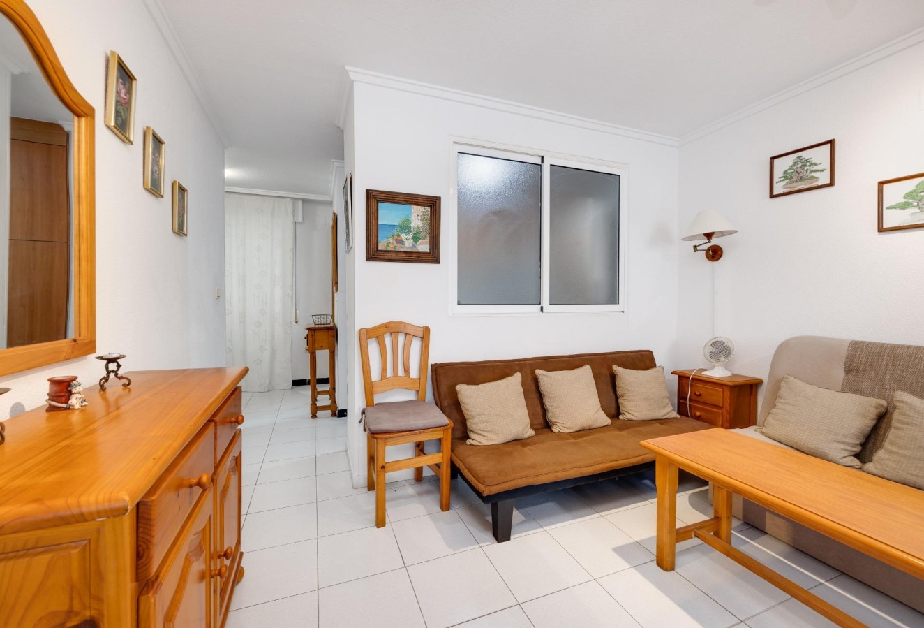 Resale - Apartment / flat - Torrevieja - Playa de los locos