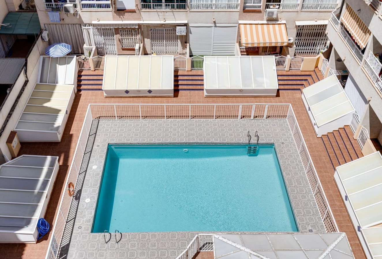 Resale - Apartment / flat - Torrevieja - Playa de los locos