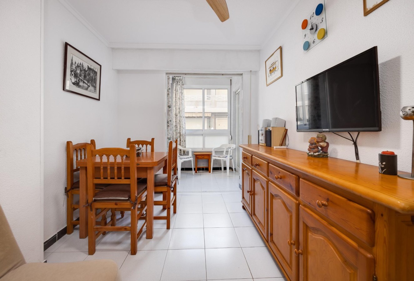 Resale - Apartment / flat - Torrevieja - Playa de los locos