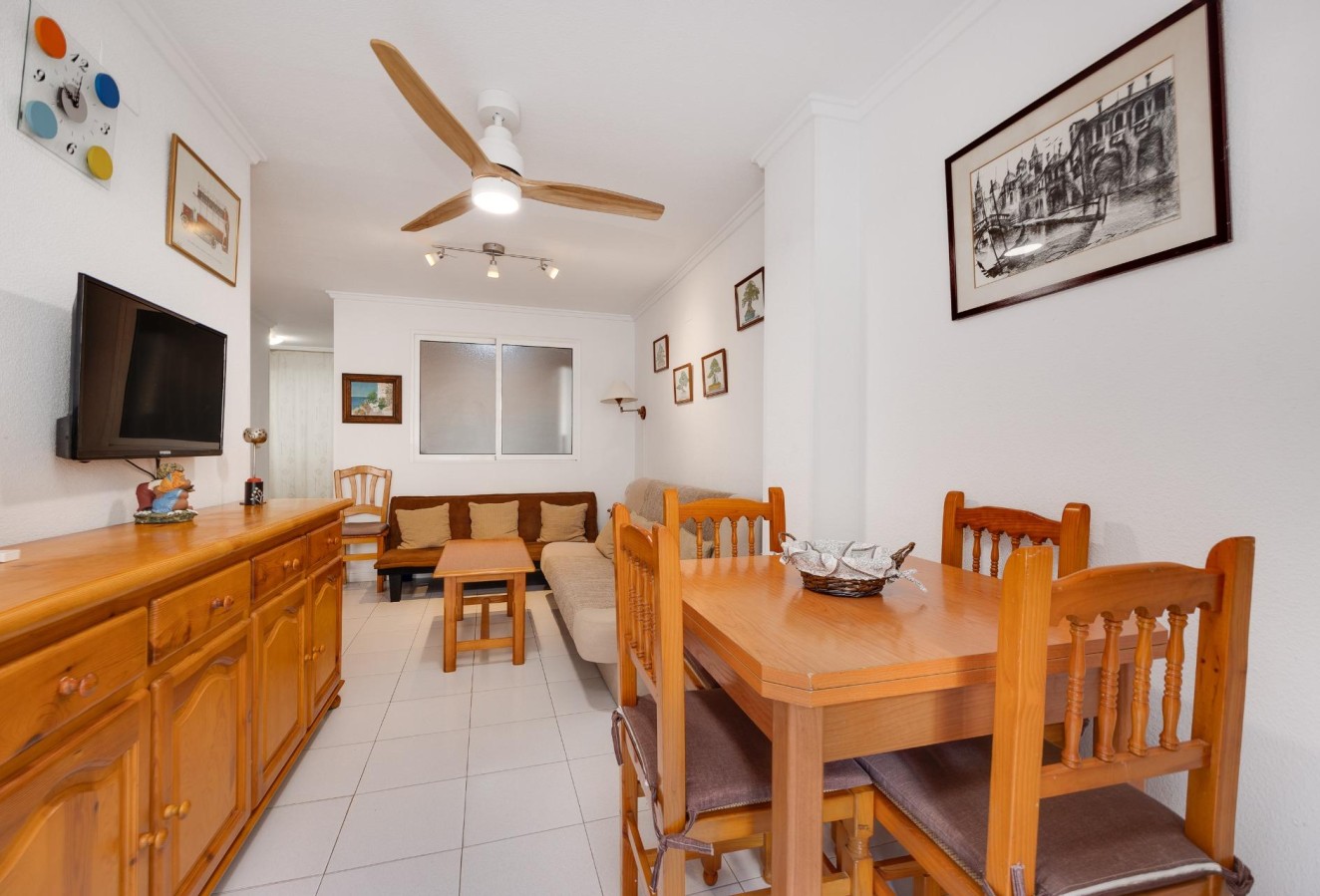 Resale - Apartment / flat - Torrevieja - Playa de los locos