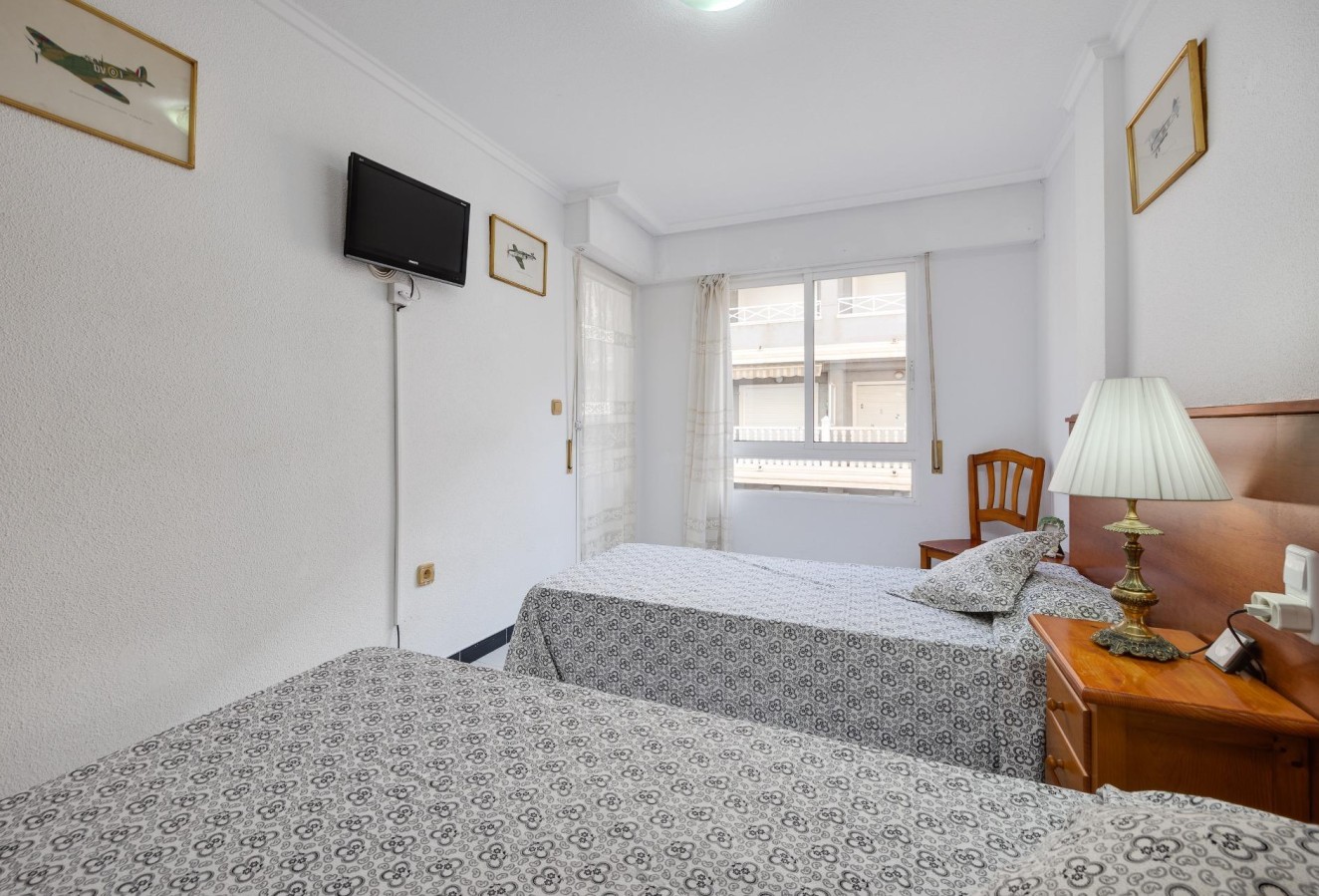 Resale - Apartment / flat - Torrevieja - Playa de los locos